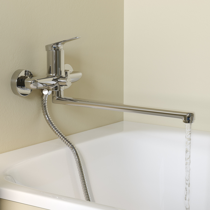 Смеситель для ванны с длинным изливом